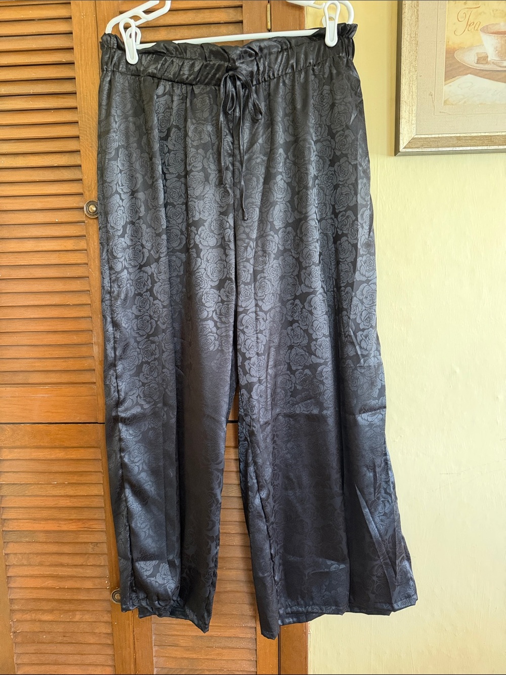 SHEIN Black Floral Jacquard Satin Jogger Pants